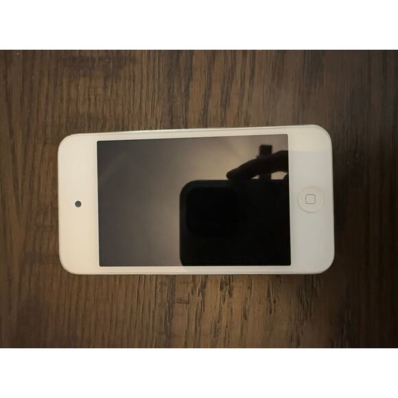 Apple iPod Touch 4th Generation A1367-32GB (Needs Battery Replacement) - Picture 7 of 7